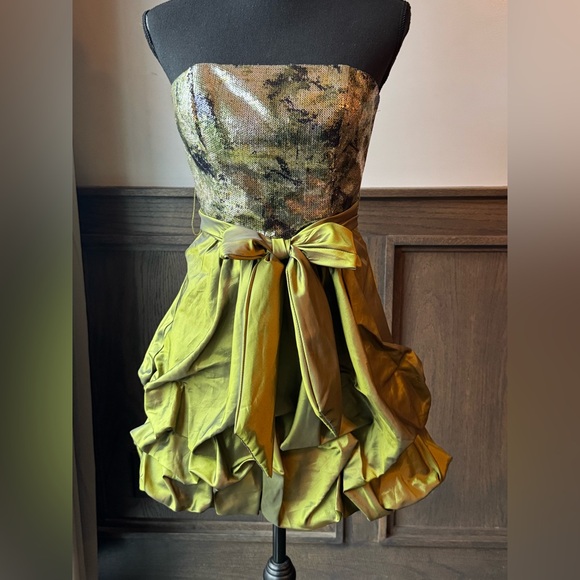 Jessica McClintock Dresses & Skirts - Jessica McClintock for Gunne Sax y2k collection green strapless party dress sz 3